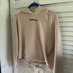 Beige sweatshirt